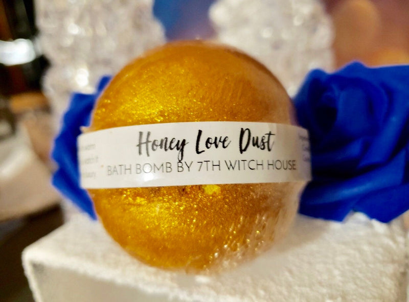honey love dust bath bomb